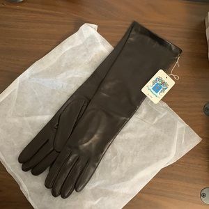 NWT elbow length chocolate brown exquisite leather gloves